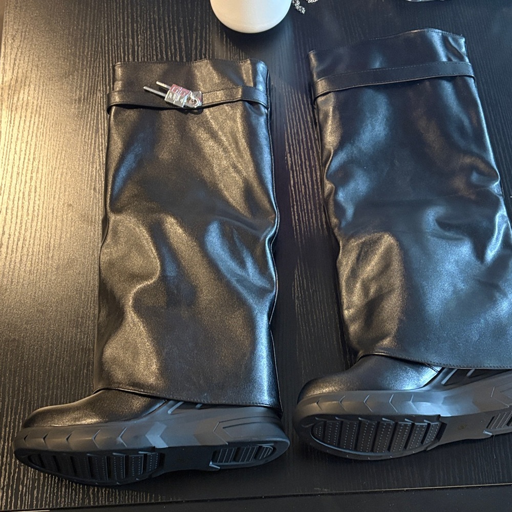 Black Knee-High Women's Boots -Size US 7/ 38 - Picture 6 of 16